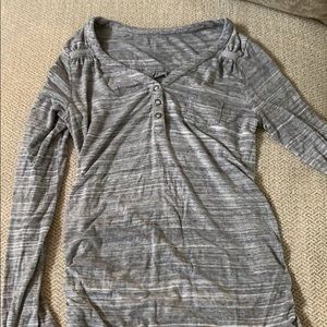 Long sleeve maternity shirt